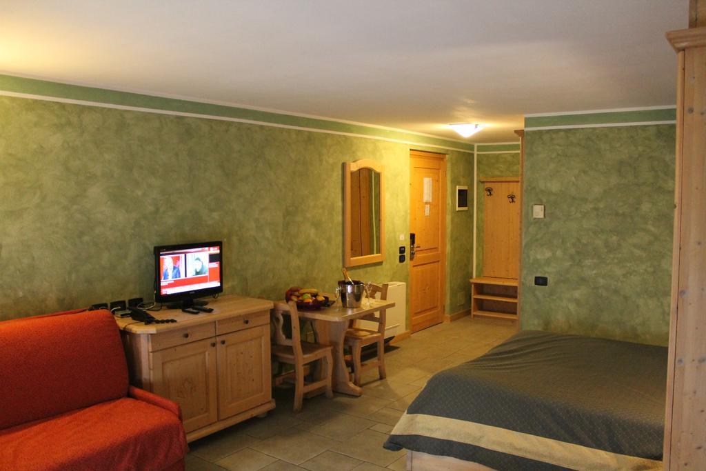 Boscone Suite Hotel Madesimo Buitenkant foto